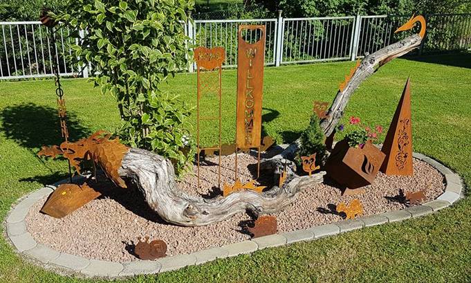 Bild k�nnte enthalten: Baum, Schuhe, Pflanze, im Freien und Natur